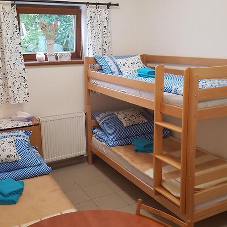 Na Samote U Lesa -Rasovna Apartman Msecke Zehrovice Kültér fotó